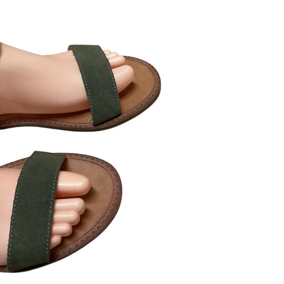 Boutique by Corkys Women's Size 10 Allison Sandals Ankle Strap Green Suede - Picture 3 of 9